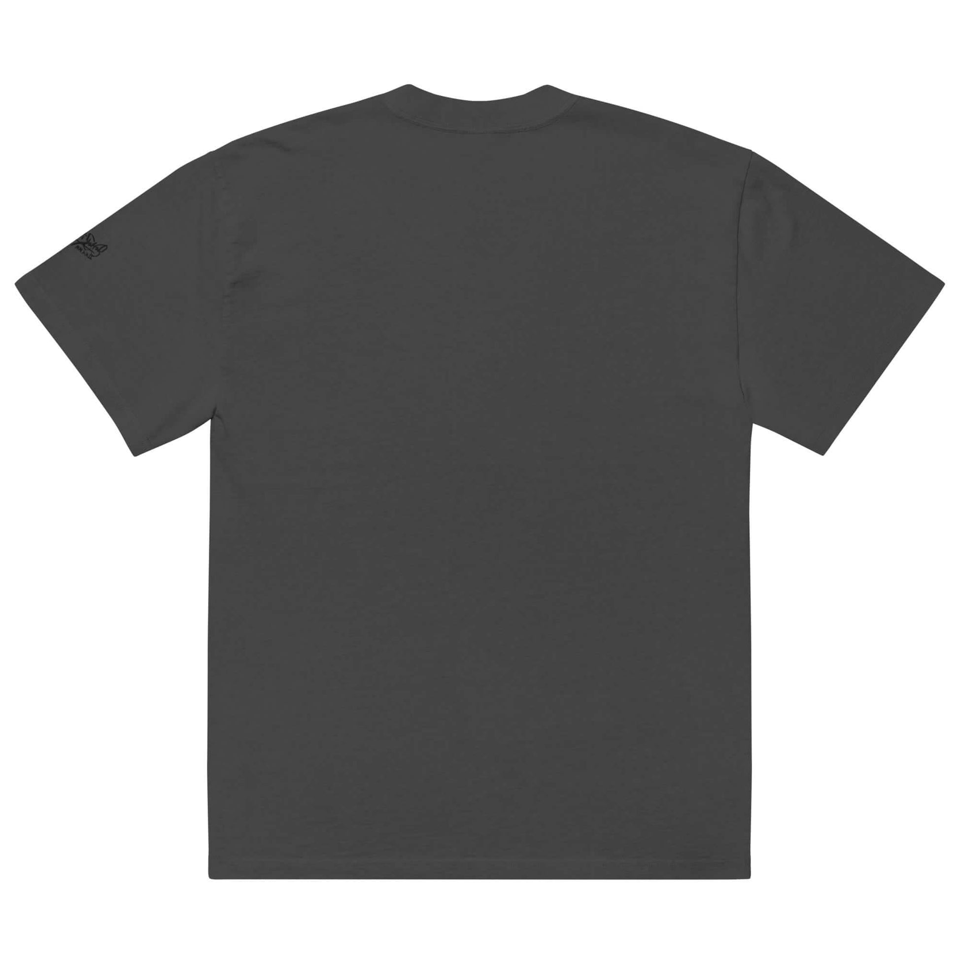 camiseta negra oversize