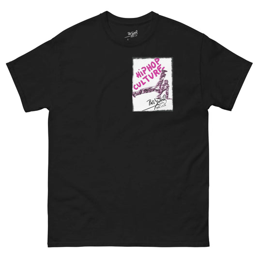 PapiJohn® 🏛️ Sala 5 | The B-Boy Movement | Electric Night Edition — Front view of the Black Canvas Tee. Featuring electric neon purple and intense pink graffiti artwork of a breaker in dynamic equilibrium in high contrast on heavy black cotton canvas by $arah Free 💎. High-end luxury streetwear de autor curated in Cadifornia.