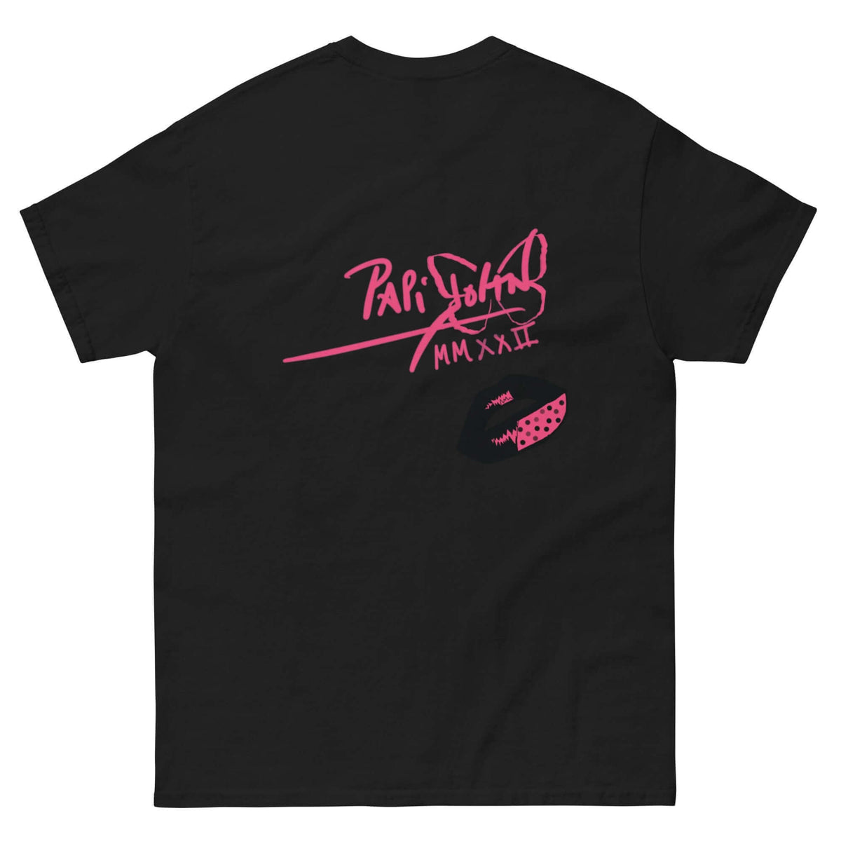 PapiJohn® 🏛️ Sala 5 | The Artpop Kiss | The Coral Signature — Back view showing the premium heavyweight silhouette and architectural drape of the Black Canvas by $arah Free 💎. A gallery-level archive piece merging classic pop art roots with honest luxury streetwear curated in Cadifornia.