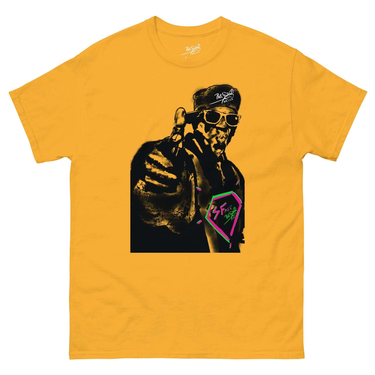 PapiJohn® 🏛️ Sala 5 | The Color Messenger | Vibrant Hip Hop Canvas — Front view of the Gold Canvas Tee. Featuring vibrant old school rapper graffiti artwork on heavy gold cotton canvas by $arah Free 💎. High-end conscious luxury streetwear de autor curated in Cadifornia.