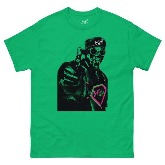 PapiJohn® 🏛️ Sala 5 | The Color Messenger | Vibrant Hip Hop Canvas — Front view of the Irish Green Canvas Tee. Featuring vibrant old school rapper graffiti artwork on heavy irish green cotton canvas by $arah Free 💎. High-end conscious luxury streetwear de autor curated in Cadifornia.
