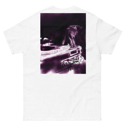 PapiJohn® 🏛️ Sala 5 | The DJ Origin | Nocturnal Graff Piece — Back view highlighting the premium heavyweight cotton drape and flawless structural fit of the White Canvas by $arah Free 💎. Honest luxury apparel and raw underground club culture gestated in Cadifornia.