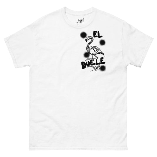 PapiJohn® 🏛️ SALA 9 | EL FLAMENCO DUELE | BLACK-GRAFF CANVAS —PAPIJOHN® ARCHIVE Front view of the White Canvas Tee. Featuring raw black graffiti 'El Flamenco Duele' left chest graphic on heavy white cotton canvas by $arah Free 💎. High-end luxury streetwear de autor curated in Cadifornia.