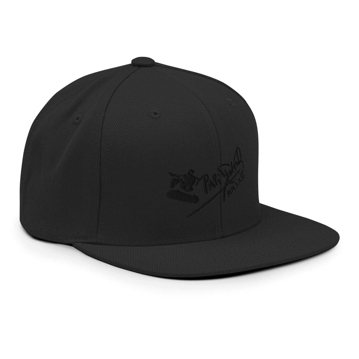 PapiJohn® The Skate Archive Signature Snapback in solid black right profile showing the high crown stiffness and crisp flat visor perimeter outline | Streetwear d'Auteur