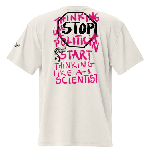 Vista trasera de la camiseta oversized color faded bone The Vandal Scientist de PapiJohn. Wearable art impreso en graff pink ink. Streetwear artist-driven por $arah Free.