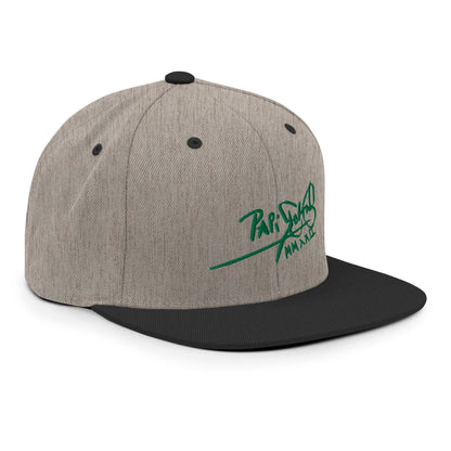 PapiJohn® The Green Signature Classic Snapback in black heather right side profile highlighting the rigid crown build and flat visor line | Streetwear d'Auteur