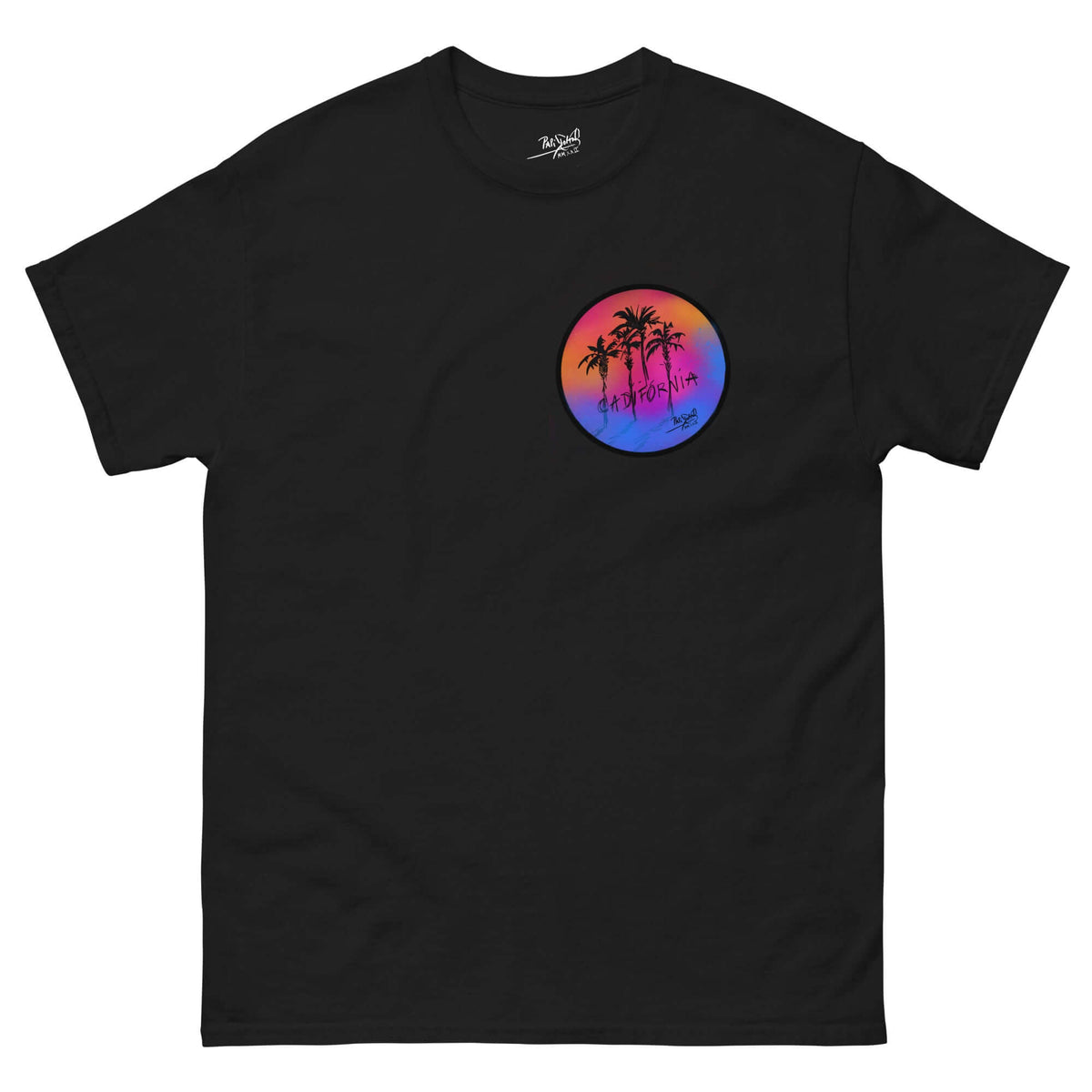 PapiJohn® 🏛️ Sala 5 | The Sunset Icon | Cadifornia Dream Canvas — Front view of the Black Canvas Tee. Displaying "The Sunset Lens" art on the left chest by $arah Free 💎, acting as a luminous glowing badge against the heavy black cotton. Honest luxury apparel designed for the real ones.