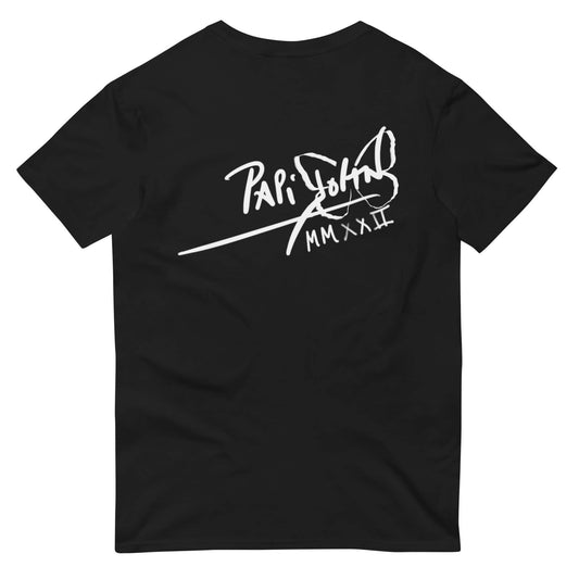 PapiJohn® 🏛️ Sala 6 | Genius Strings | Stage Ghost Piece — Back view of the Black Canvas Tee. Featuring the classic PapiJohn® icon signature standing boldly on the upper back, completing the Double Signature Placement and certifying this piece as an essential archive of high-end streetwear d'auteur.