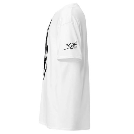PapiJohn® 🏛️ Sala 8 | The Artpop Diva | Comic-Sketch Canvas — Left profile view of the White Canvas Tee. Highlighting the classic PapiJohn® icon signature precisely placed on the left sleeve, completing the exclusive Dual Branding detail. A mark of authenticity for this high-end honest luxury streetwear piece curated in Cadifornia.